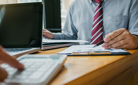 ?？诠咀N(xiāo)麻煩嗎？