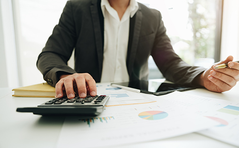 ?？诠ど套?cè)代理價(jià)格