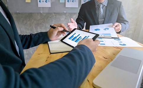 如何選擇靠譜的?？诖碛涃~公司