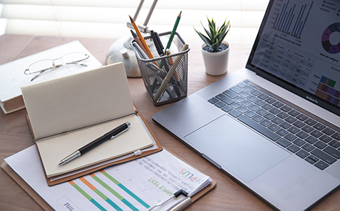 ?？谧?cè)公司