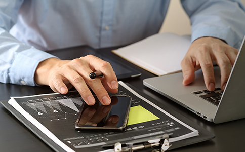 ?？诠咀?cè)資金變更