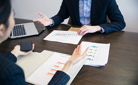 ?？谧?cè)傳媒公司的優(yōu)勢