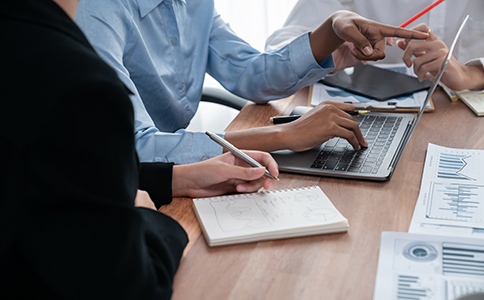 ?？谟邢挢?zé)任公司注冊注意事項