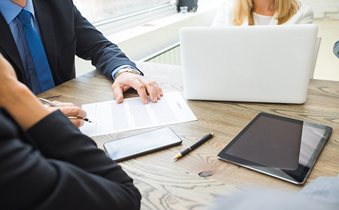 ?？诔霭嫖锝?jīng)營(yíng)許可證的申請(qǐng)條件