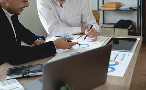 ?？谛∫?guī)模公司法人變更流程