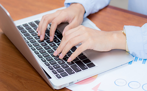 代辦?？诠咀远嗌馘X的影響因素