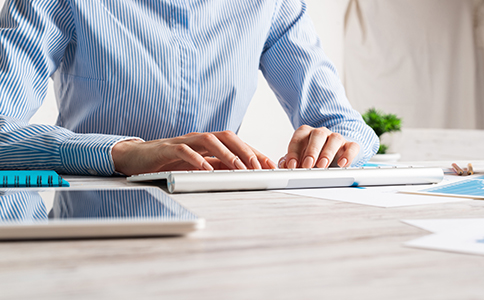 ?？诔霭嫖锝?jīng)營許可證需要的核心申請材料