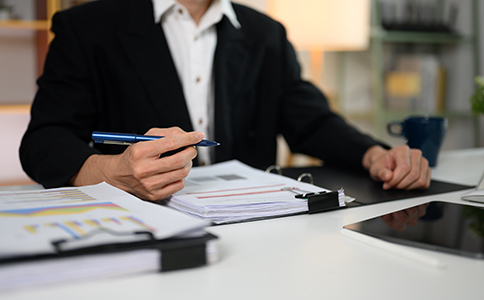 ?？谧?cè)食品公司