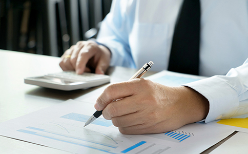 ?？谟邢薰咀?cè)條件